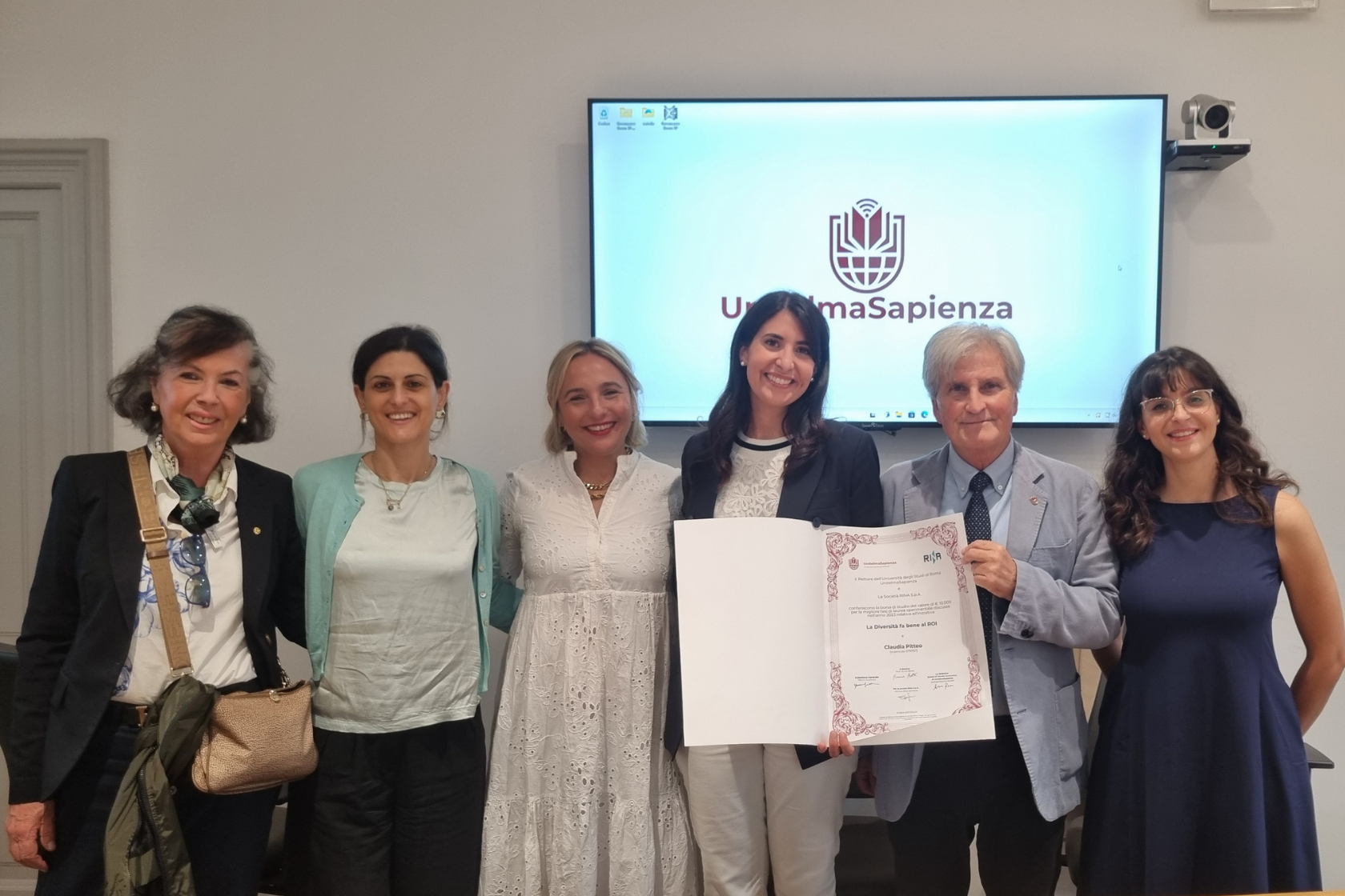 News_Diversity & lnclusion. Cerimonia di premiazione per la migliore tesi di laurea La diversità fa bene al ROI News_Diversity & lnclusion. Cerimonia di premiazione per la migliore tesi di laurea La diversità fa bene al ROI